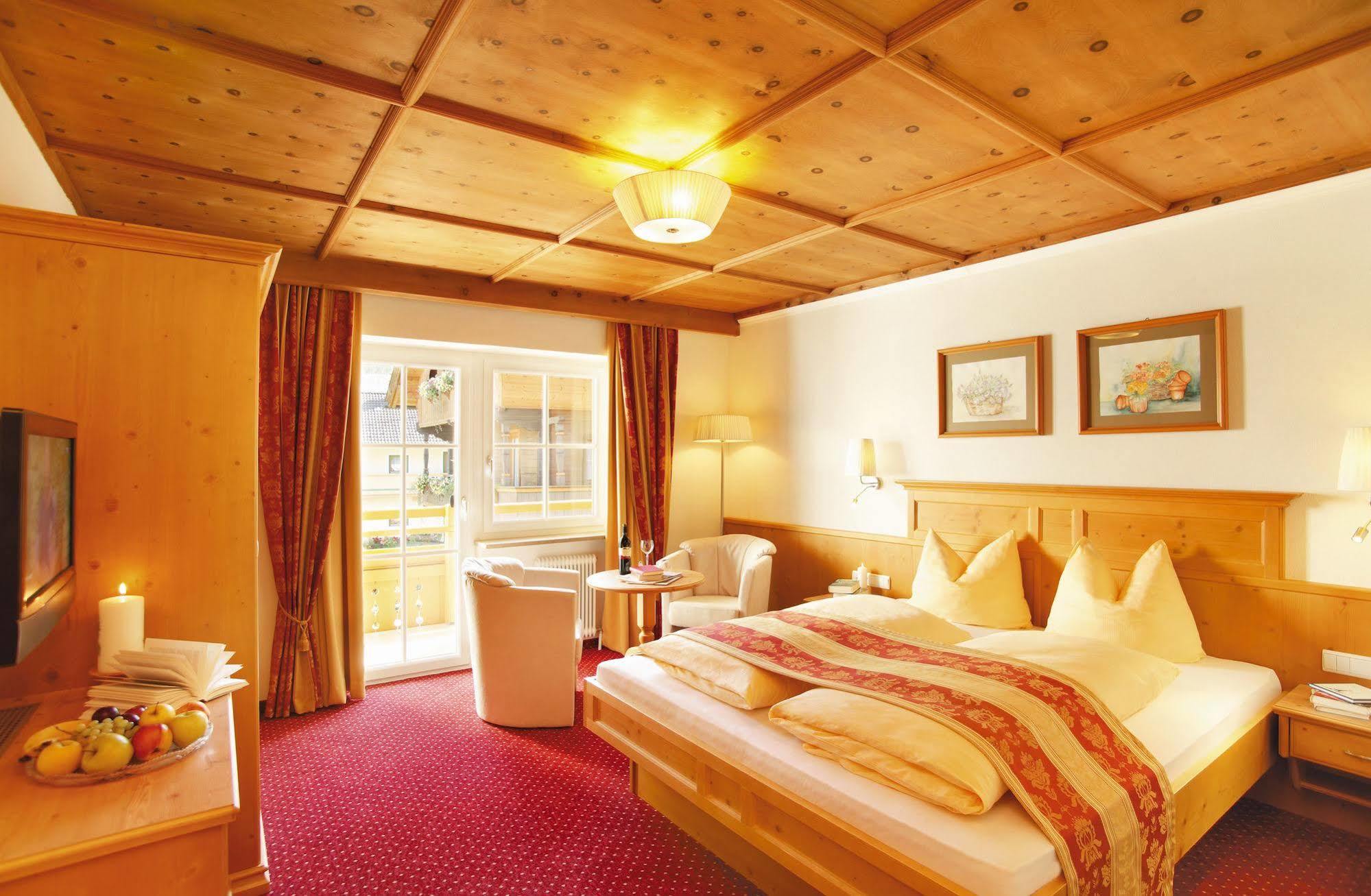 Alpenherz Hotel Garni Герлос Экстерьер фото