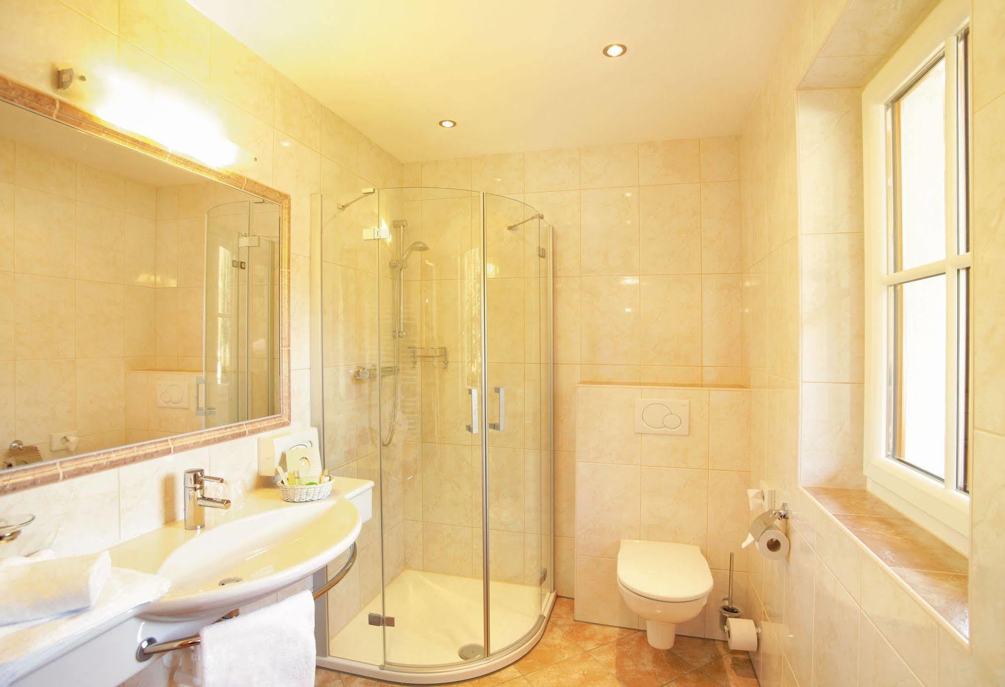 Alpenherz Hotel Garni Герлос Экстерьер фото