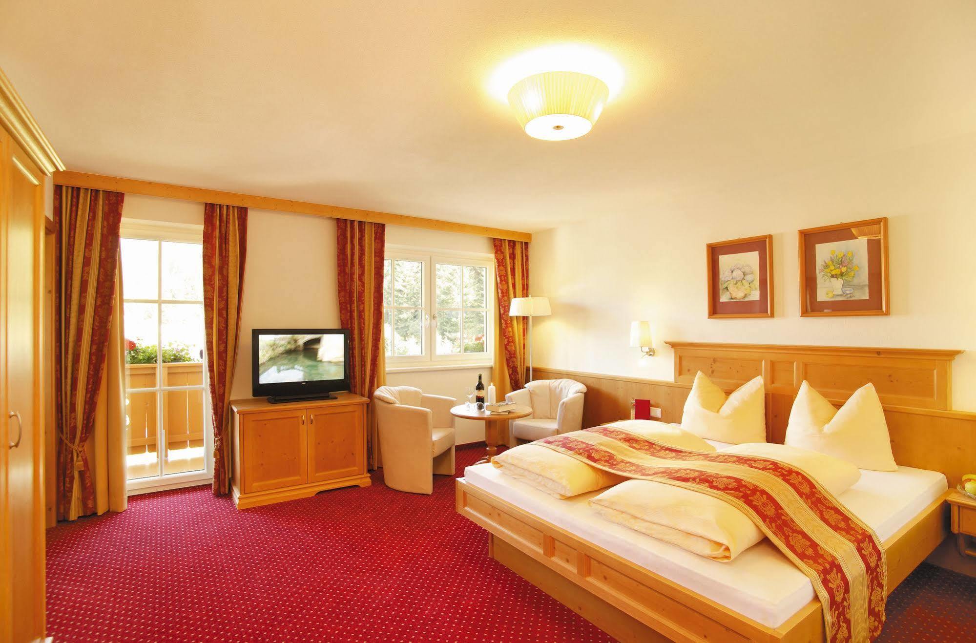 Alpenherz Hotel Garni Герлос Экстерьер фото